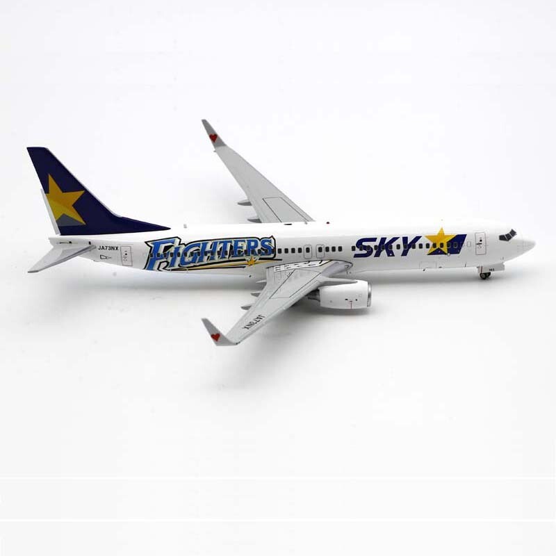 1:200 JC Wings Diecast Aircraft Model Skymark Hokkaido 1:200 JC Wings Diecast Aircraft Model Skymark Hokkaido