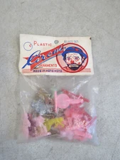 MIP VINTAGE CIRCUS ANIMAL TOYS PLASTIC ORNAMENTS 20 PC SET NOVELTY HONG KONG D1