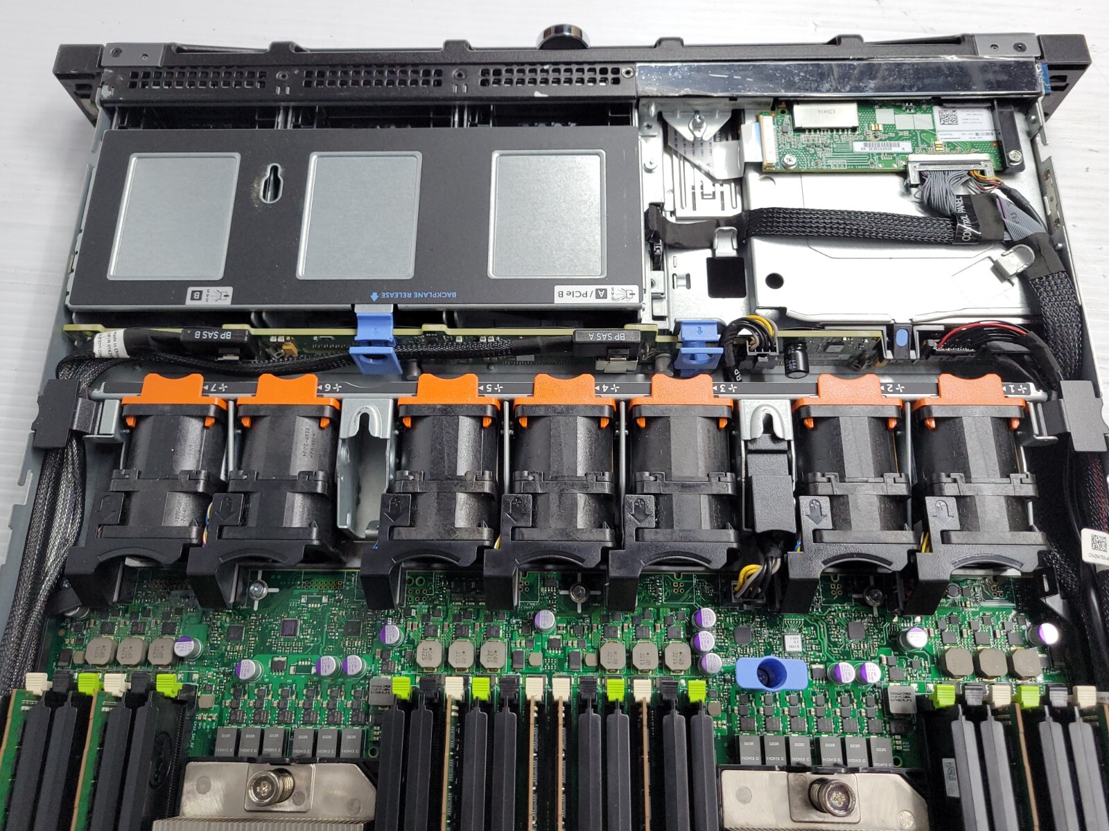 Dell PowerEdge R620 Dual Intel Xeon E5-2650 @2.00GHz 32GB RAM No HDD H710 mini