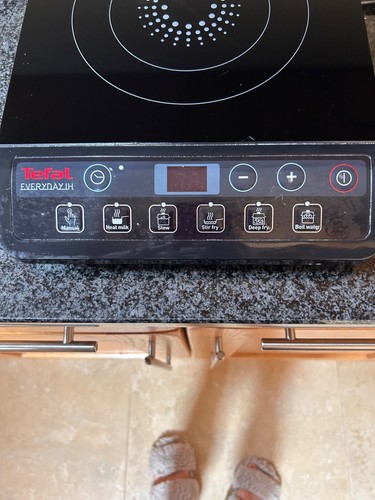 Tefal 2100W Induction Hob in Black - Picture 2 of 6