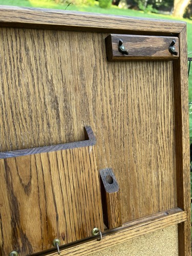 Vintage Rustic Oak Wood Wall Organizer Key Holder Hooks Memo Cork Board 25.5” - Picture 3 of 7