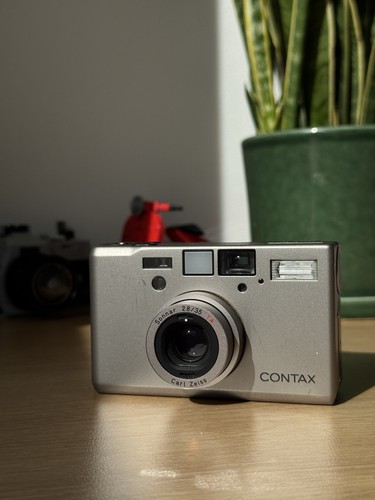 Contax T3 35mm Professional Film Camera Titanium Point & Shoot Double teeth - Picture 2 of 22