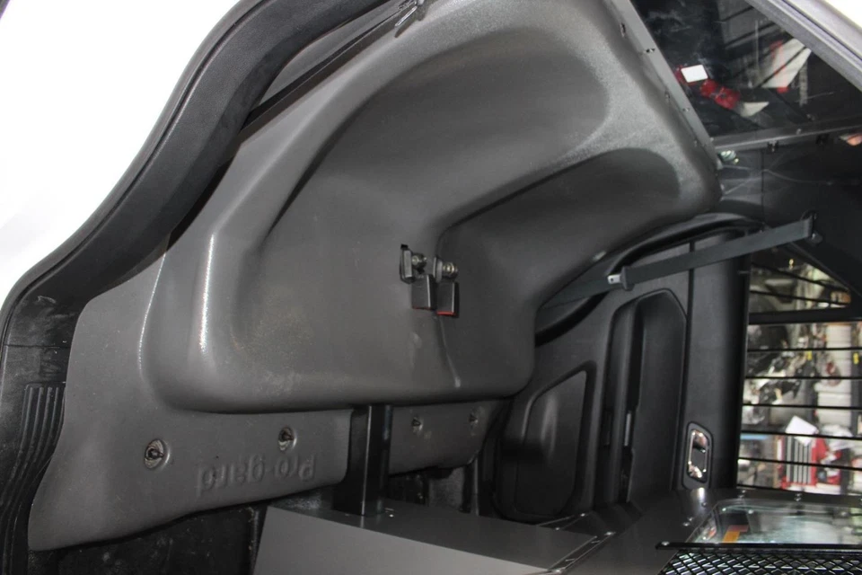 2017 Ford Explorer Police Rear Second Row Seat Black Used 400019 - Imagem 2 de 4