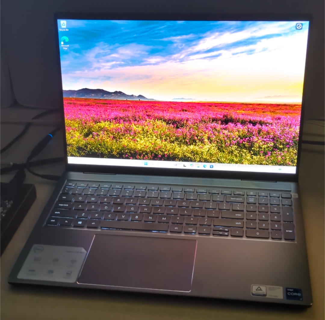 Dell Inspiron 16 7610 Intel Core i7-11800H 32gB DDR4 RAM 500gB NVMe SSD