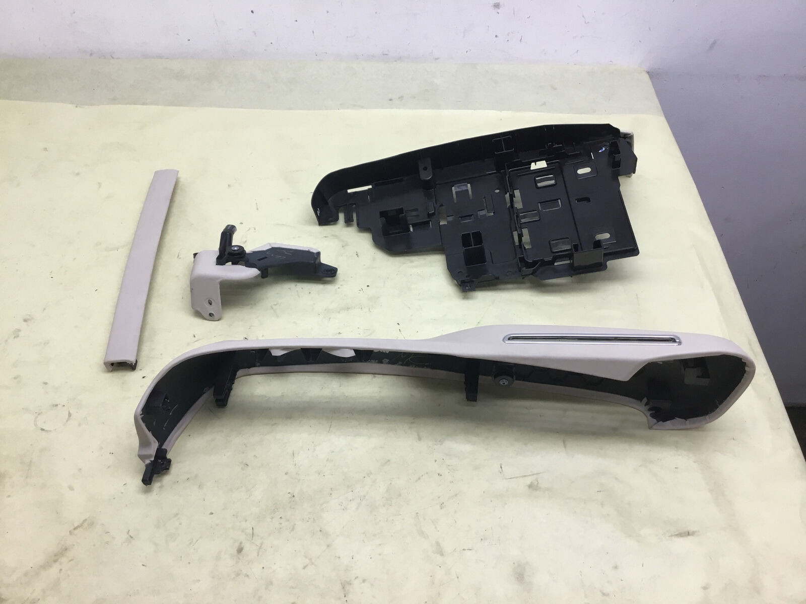 Bentley Flying Spur W12 Front Right Seat Cover Trim Panel Set 4 PCS 13-18 :Y