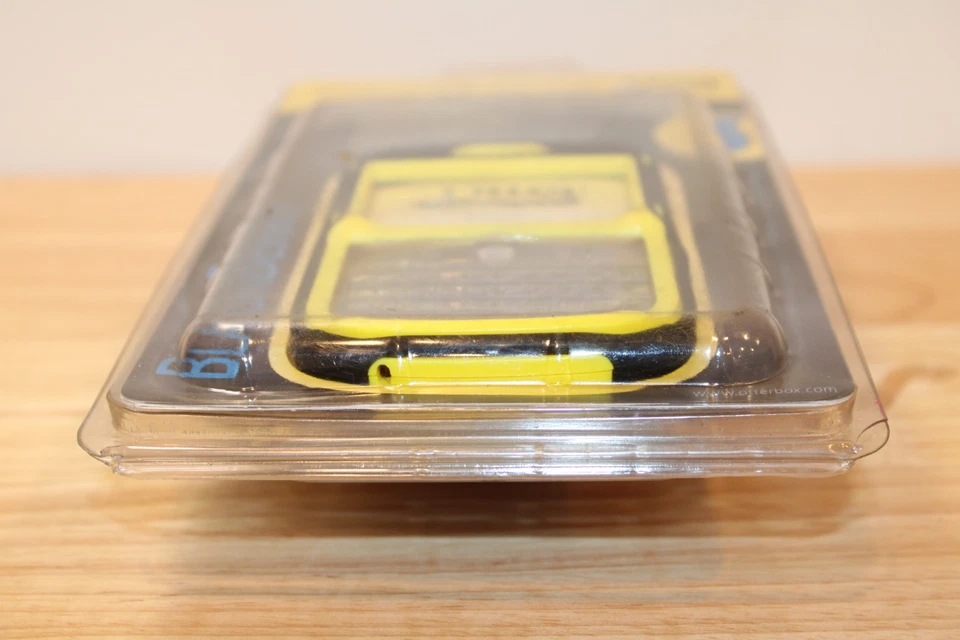 OTTERBOX BlackBerry Bold 9000 Defender Series Hybrid Rugged Case 3 Layers - Image 3 of 4