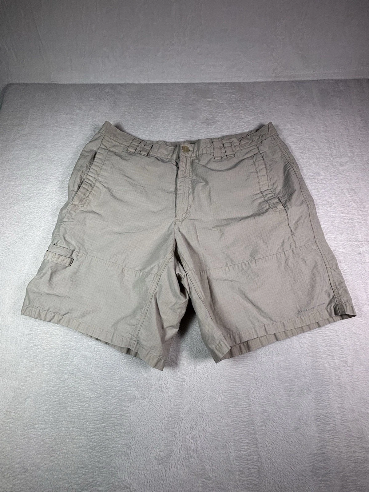 Columbia PFG Shorts Men's 42 Beige Nylon Cargo Omni Shade Outdoor Hiking Camping