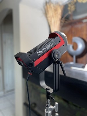 Aputure LS C300d II Daylight LED V-Mount w/Carrying Case