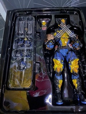 Marvel Play Arts Kai X-Men Wolverine Variant Action Figure 26cm