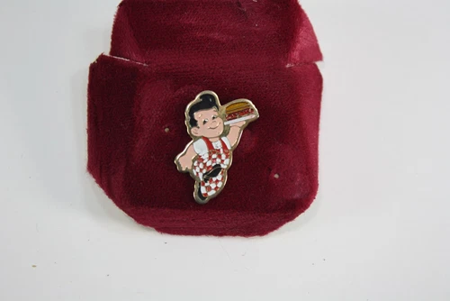 VINTAGE FRISCH’S BIG BOY Employee service LAPEL PIN HAT