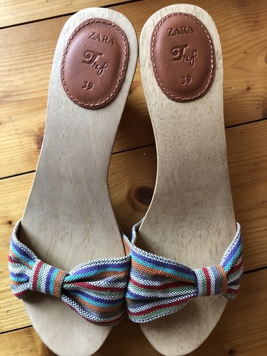 Zara - Schöne Pantoletten- Holz - Gr 39 - Neuwertig