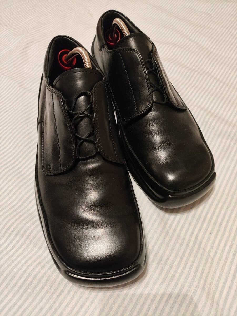 靴 1999aw prada velcro leather shoes rare Vintage Prada Boots Cross Strap Velcro F/W 1999 2000s Prada