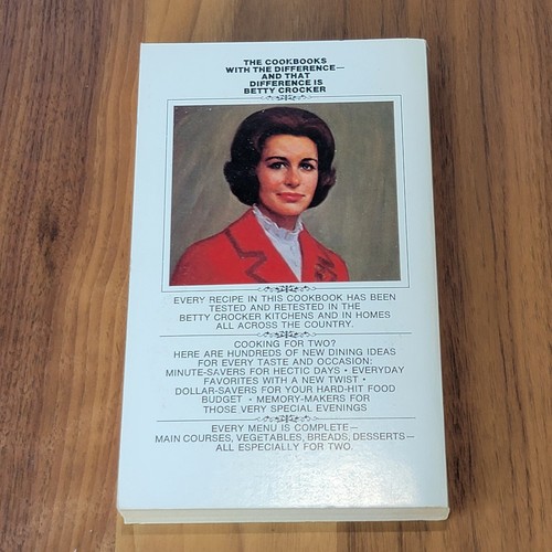 Dinner For Two Cookbook 1977 Paperback Betty Crocker (Bantam) Excellent - Picture 2 of 9