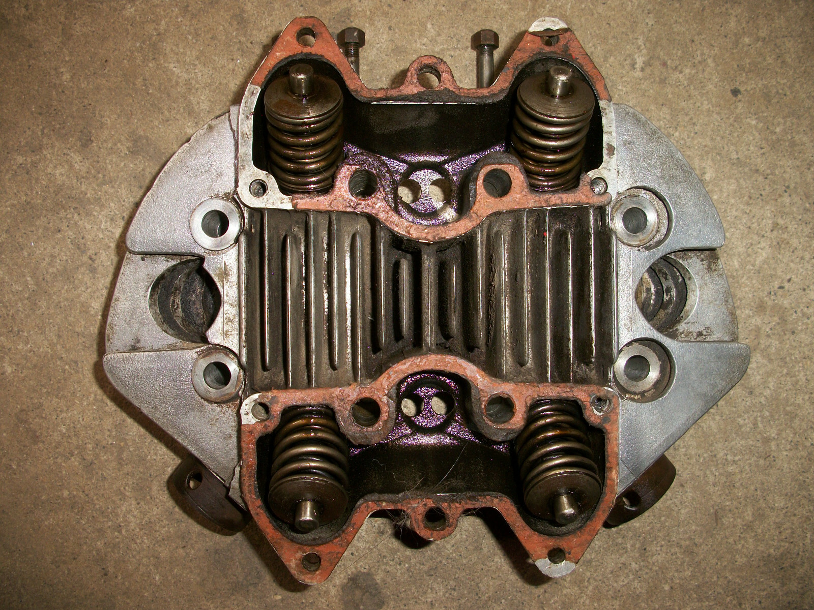 Triumph Cylinder Head E3699 Single Carburetor 350cc 21 T21 Bathtub 1957