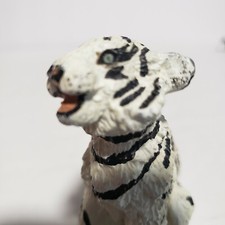 Safari Ltd Siberian Tiger White Tiger Sitting Animal Wildlife Plastic Toy 3.5"