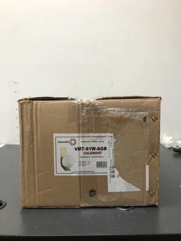 Aplique de pared de latón envejecido de 1 luz Dainolite Valemont Foto 3 de 3