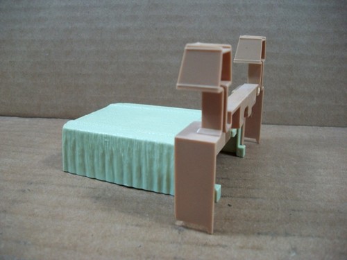 Vintage Marx Dollhouse Furniture ~ Bedroom Set ~ 3 Pieces - Picture 4 of 14