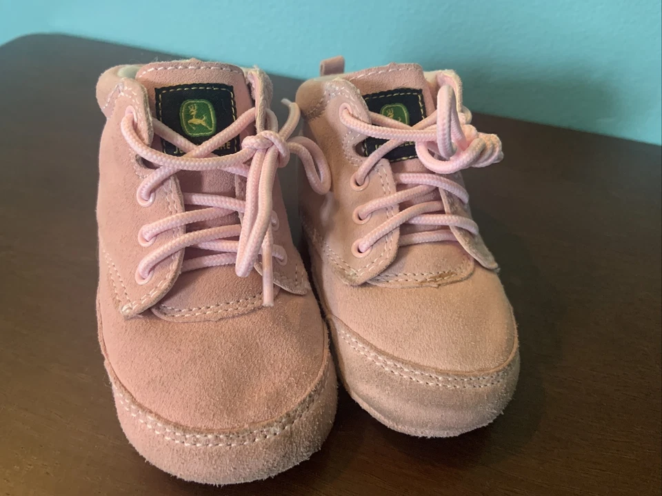 Bebés/Niñas Pequeñas John Deere Rosa Gamuza Cuna Zapatos Botines Talla 3 Cuero Foto 3 de 4