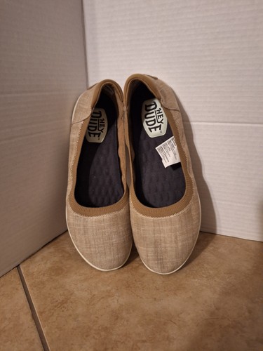 Chaussures plates en toile Hey Dude Savannah Slip Classic Tan pour femme pointure 9 W