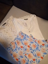 Kleiderpaket Gr 44/46 3x Tshirt 1x leichte Hose