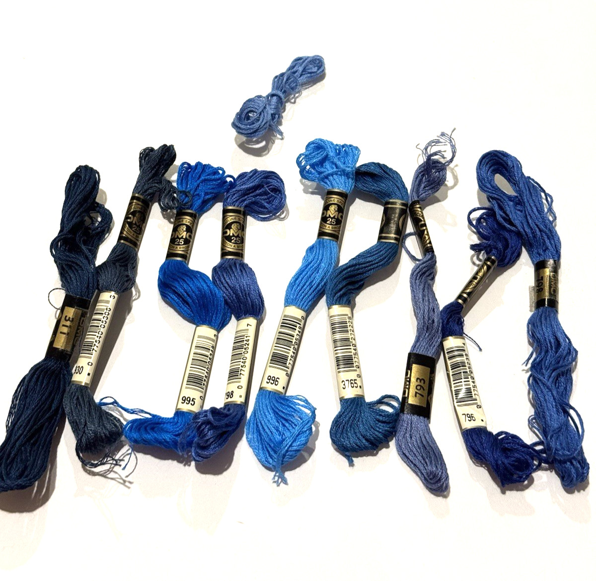 Needlepoint Floss Thread Blue Electric Delft 798 Lot Of 9 Read