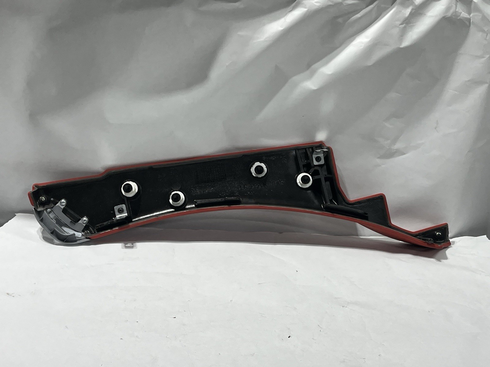 10-15 Maserati GranTurismo M145 Convertible Left Seat Belt Cover Trim RED OEM