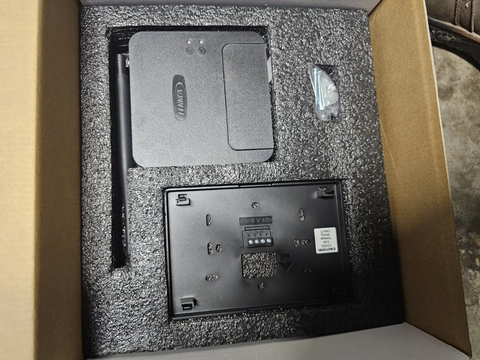 Lennox iComfort S30 Ultra Smart Thermostat - Image 2 of 3