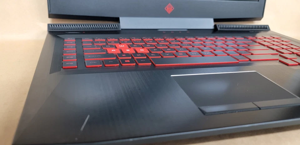 HP OMEN 17T-AN100 i7-8th Gen. | NO RAM, NO DRIVE | Gaming Laptop | SOLD AS IS - Image 2 of 4