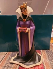 WDCC Disney Evil Queen from Snow White, “Bring Back Her Heart” W/box & COA