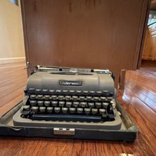 Underwood Touch Master Champion Antique Gray Typewriter thumbnail