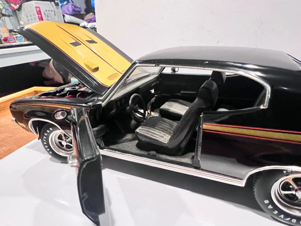 1971 Buick GSX, масштаб 1:18, ERTL лицензированный GM черный с золотом. БЕЗ КОРОБКИ - Изображение 4 из 4