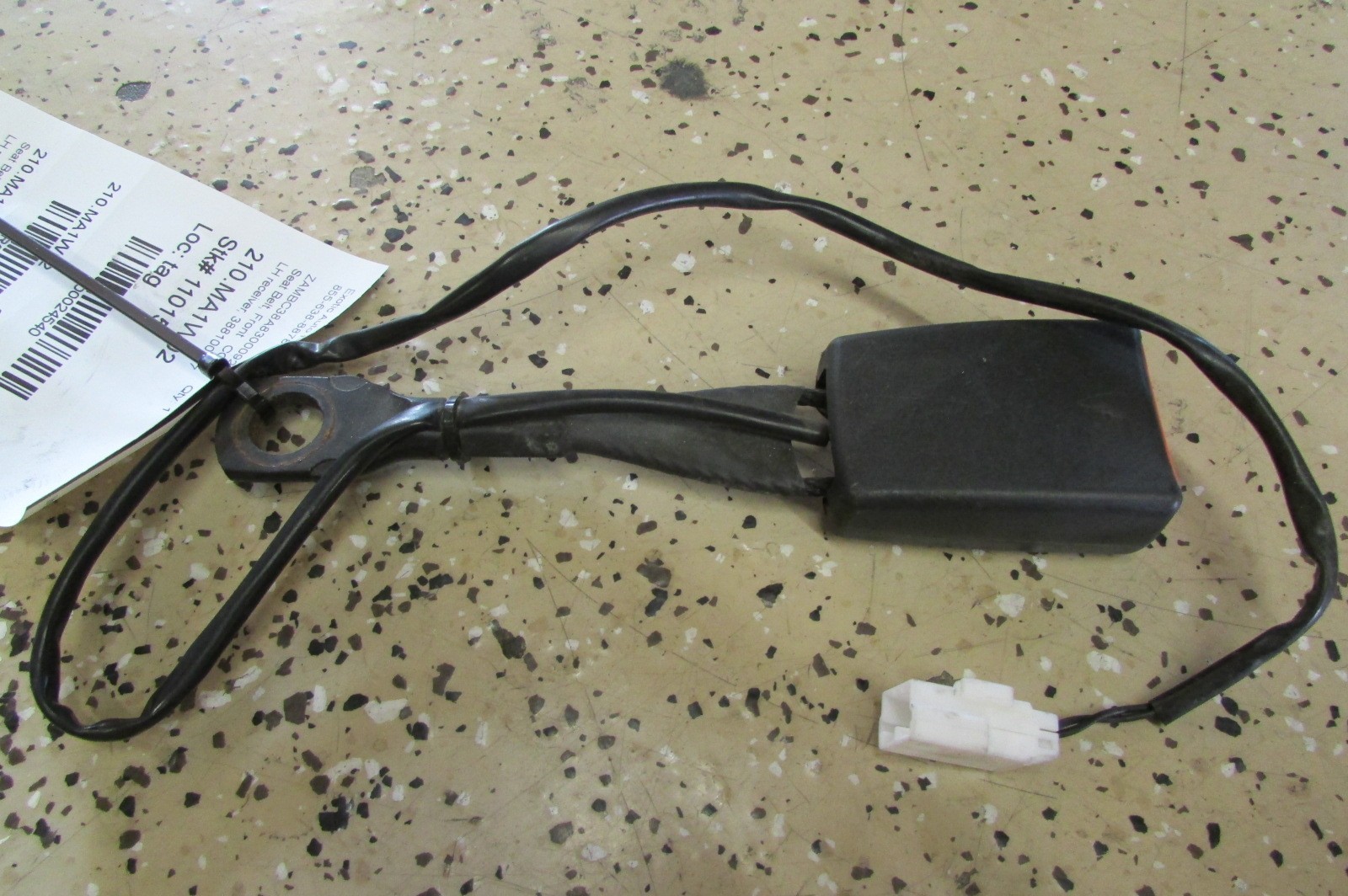 Maserati Coupe, Spyder, LH Seat Belt Buckle Receiver, Used, P/N 388100337