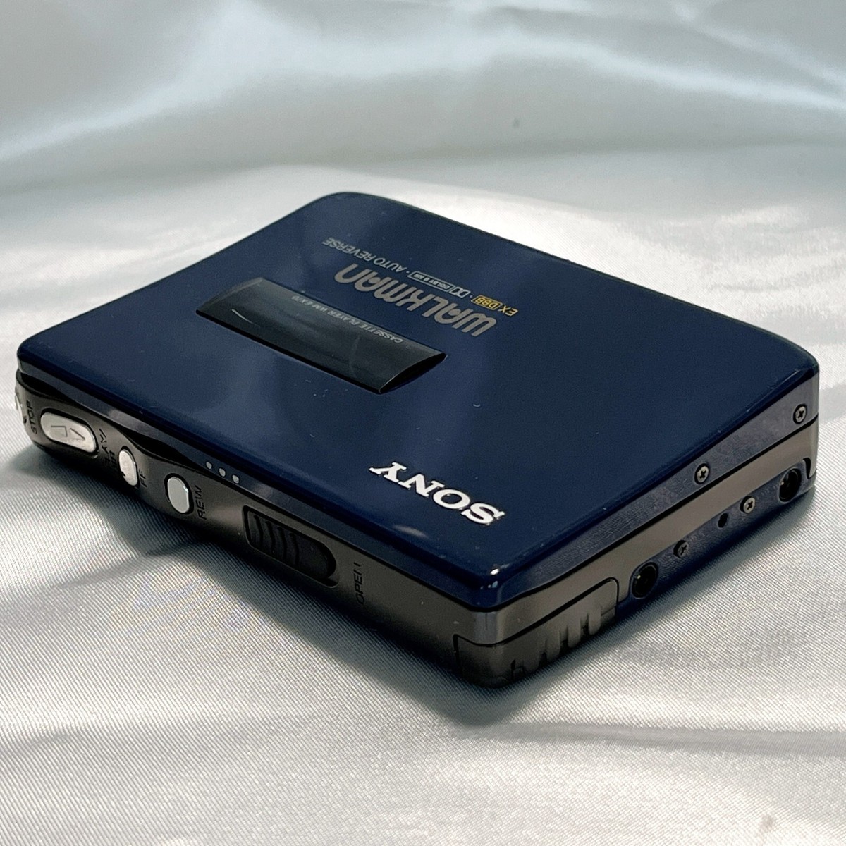 SONY WM-EX70 1990 Walkman powered Navy Cassette Player For Parts