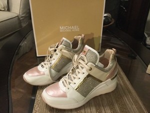 michael kors soft pink shoes