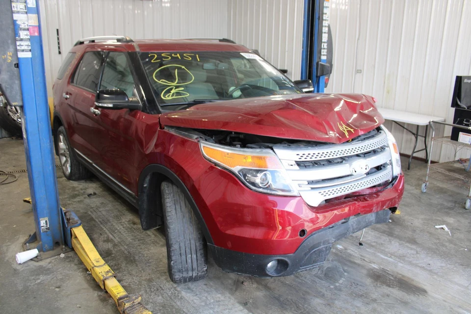 Parasol izquierdo usado se adapta a: Ford Explorer 2015 con iluminación L. sin puerta de garaje o Foto 3 de 4