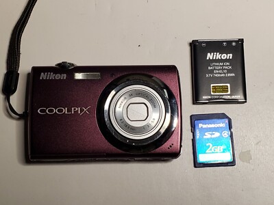 Nikon COOLPIX S220 10.0MP Digital Camera Plum / Purple Color