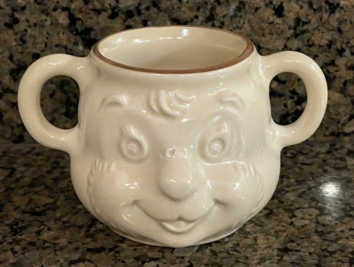 RARE ~ Vintage Pfaltzgraff Village Childs Handled Cup Mug Baby Bear Beige