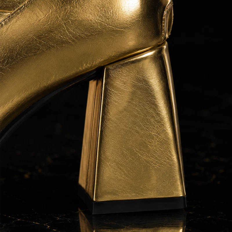 High block heel detail