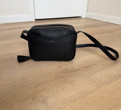 $300 NWOT Cuyana Pebbled Leather Camera Crossbody Bag Tassel Gucci Soho Style