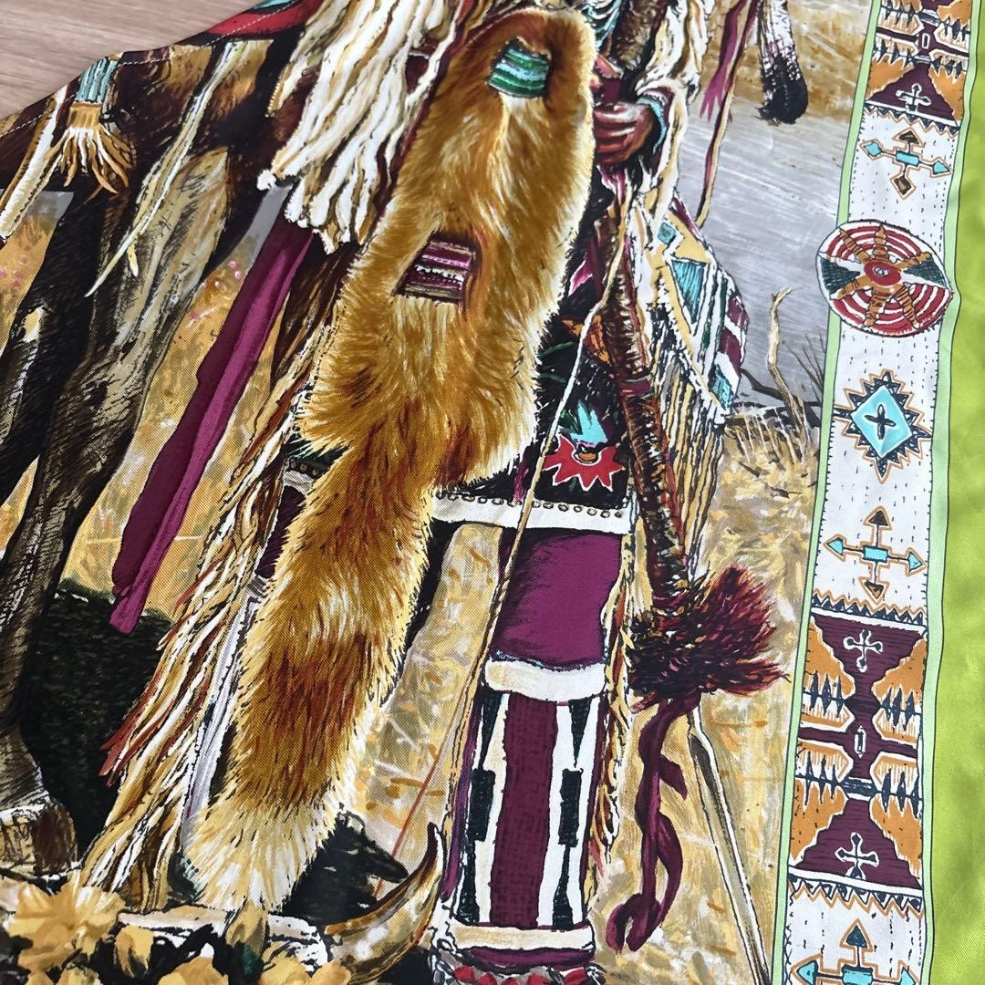 HERMÈS Les Cheyennes Scarf Triangular 84x130cm Gr… - image 7