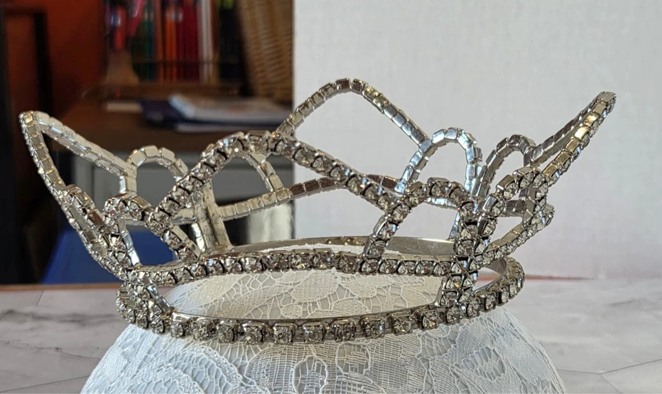 Vintage Rhinestones Pageant Tiara / Crown / Wedding - Full Round Posh style - Image 4 of 4
