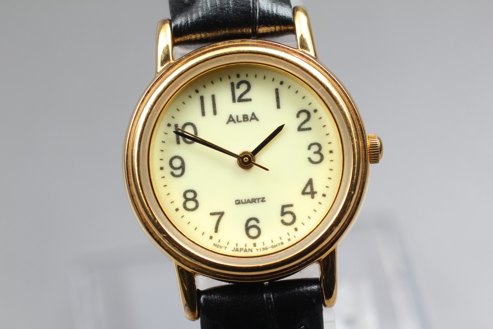 [Exc+5] Seiko Men's Y136-6A80 Vintage Gold Alba Watch 25mm Round Quartz 1995 - vintagewatches.pk