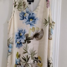Karen Kane Cream Blue Green Floral V-Neck Tunic Size M