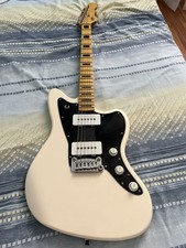 G&L Doheny chitarra elettrica beige battipenna nero 6 corde 2 single coil
