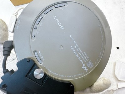 Sony Walkman D-NE730 Portable CD MP3 Player White Silver w/ Remote