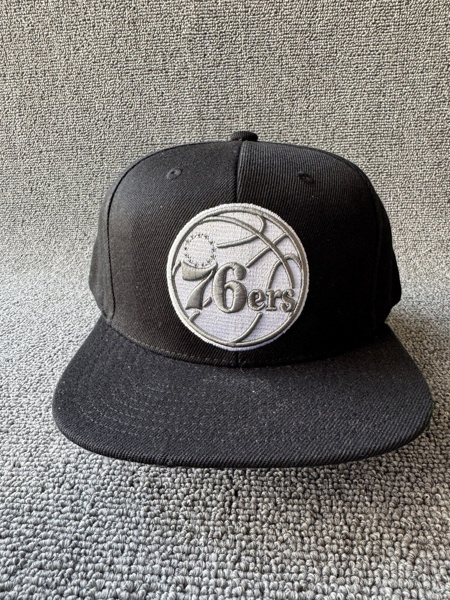 Mitchell & Ness 76ers Snapback Hat Black Silver NBA Retro Cap