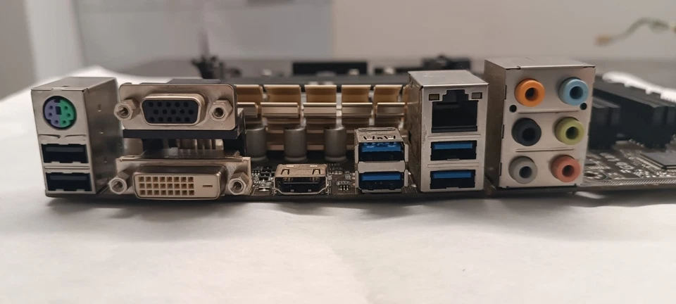 Scheda madre Asus H97M-Plus + CPU I5 4690 + 8GB x 2 RAM - Immagine 3 di 4