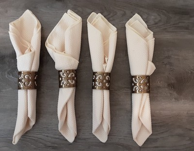 Set of 4 Off White/Cream Cloth Napkins 16'' SquareWith Gold Tone Metal Rings  New