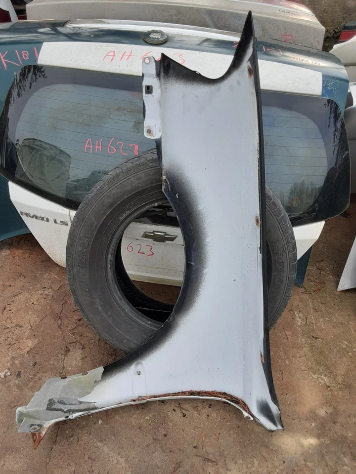 2000-2002 HYUNDAI ACCENT FRONT RIGHT FENDER W/O SIDE MOULDING OEM, 110-58530A - Image 4 of 4