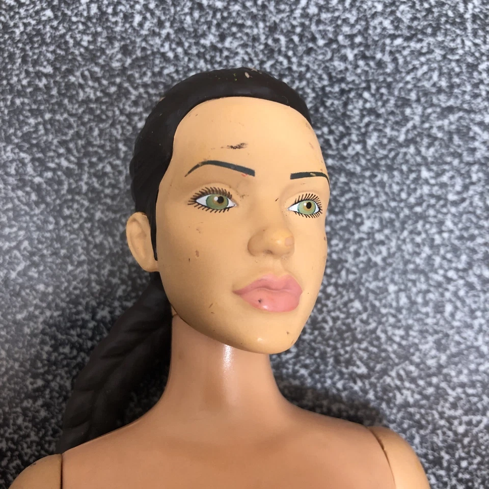 Lara Croft Tomb Raider Action Figure 11" Tall 2001 Paramount Pictures Playmates - Image 4 of 4